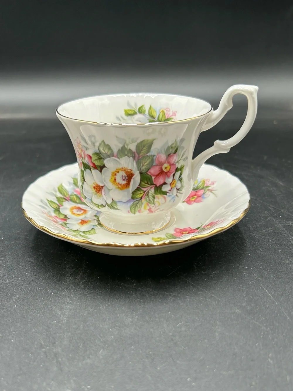 Royal Albert woodborough bone China Teacup and Saucer - White Multicolor Flowers